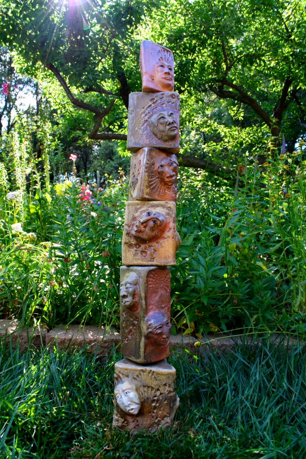 Handmade Garden Totems: The Perfect Touch for Your Outdoor Space