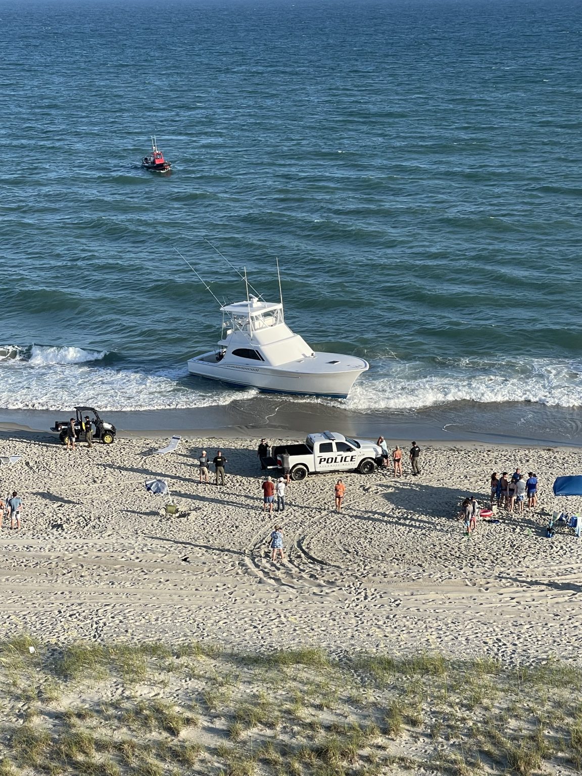 Boat Runs Ashore at Atlantic Beach: Witnesses Capture Scary Moment