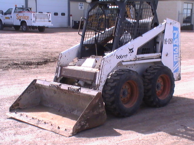 How Long Will a Bobcat 743B Run on a Gallon of Fuel?