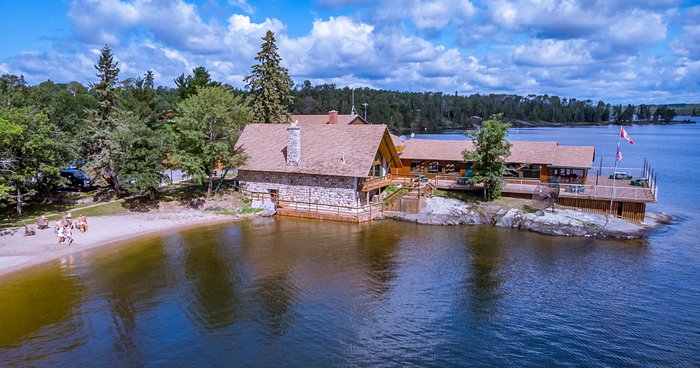 Totem Lodge Canada: Your Perfect Getaway at Lake of the Woods with Fishing and Luxury Cabins