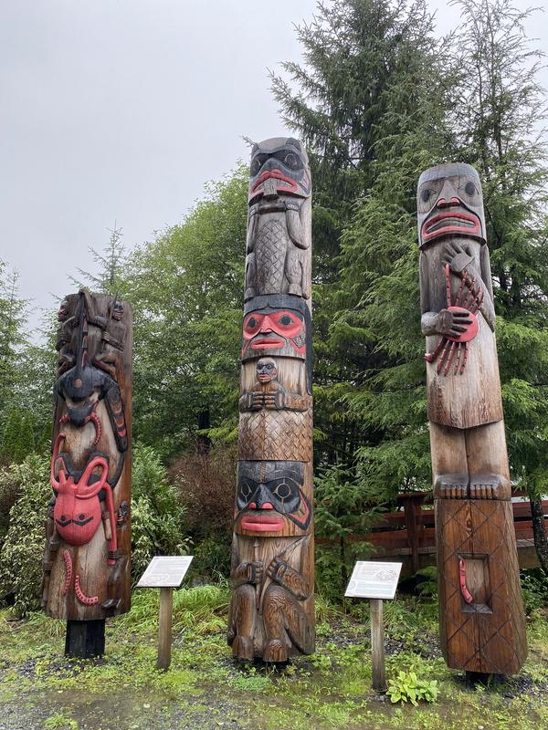 Totem Pole Park NH: Is It Worth Visiting? (Heres Our Honest Review and What We Found)