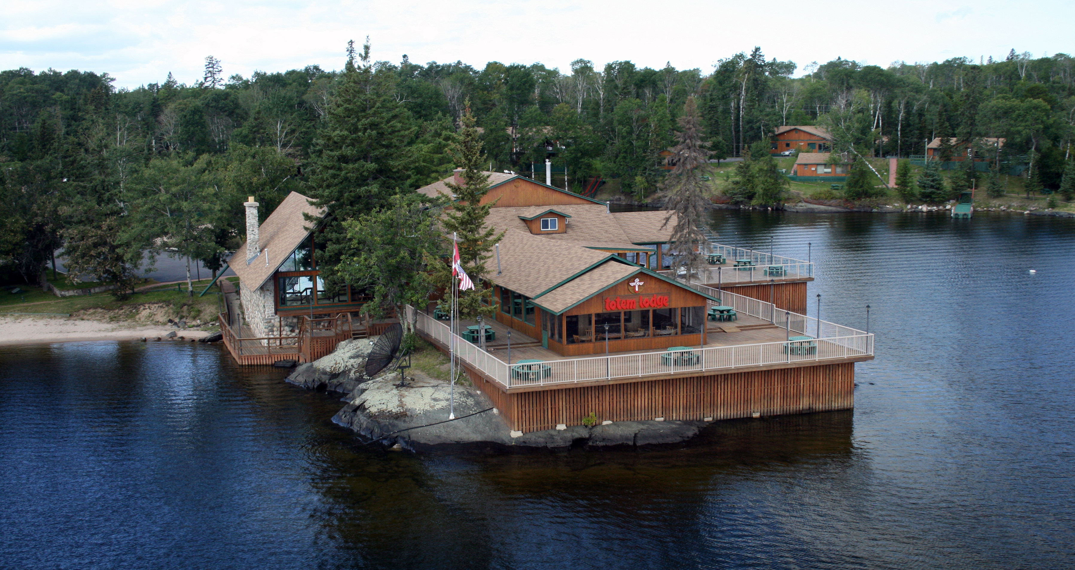 Totem Lodge Ontario: The Perfect Lakeside Retreat