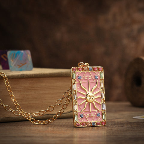 How to Choose a Tarot Card Necklace?  A Simple Guide