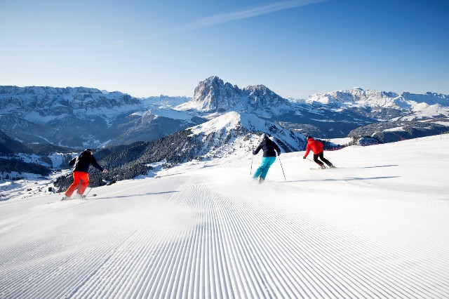 Enjoy Ortisei Italys Gentle Slopes: Guide to Green and Blue Ski Runs