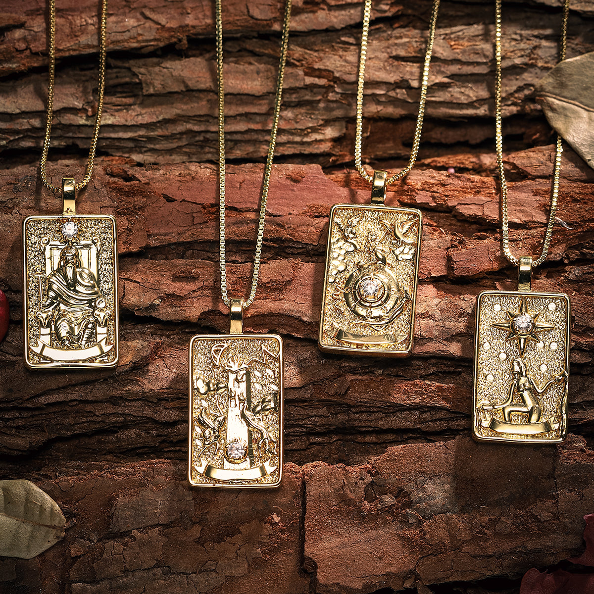 How to Choose a Tarot Card Necklace?  A Simple Guide