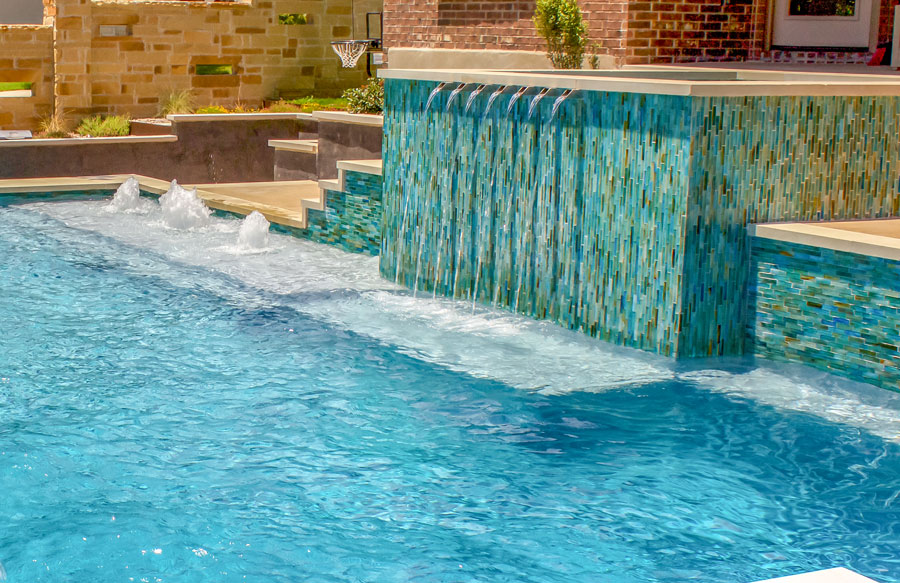 Affordable Modern Pool Water Features That Look Luxurious