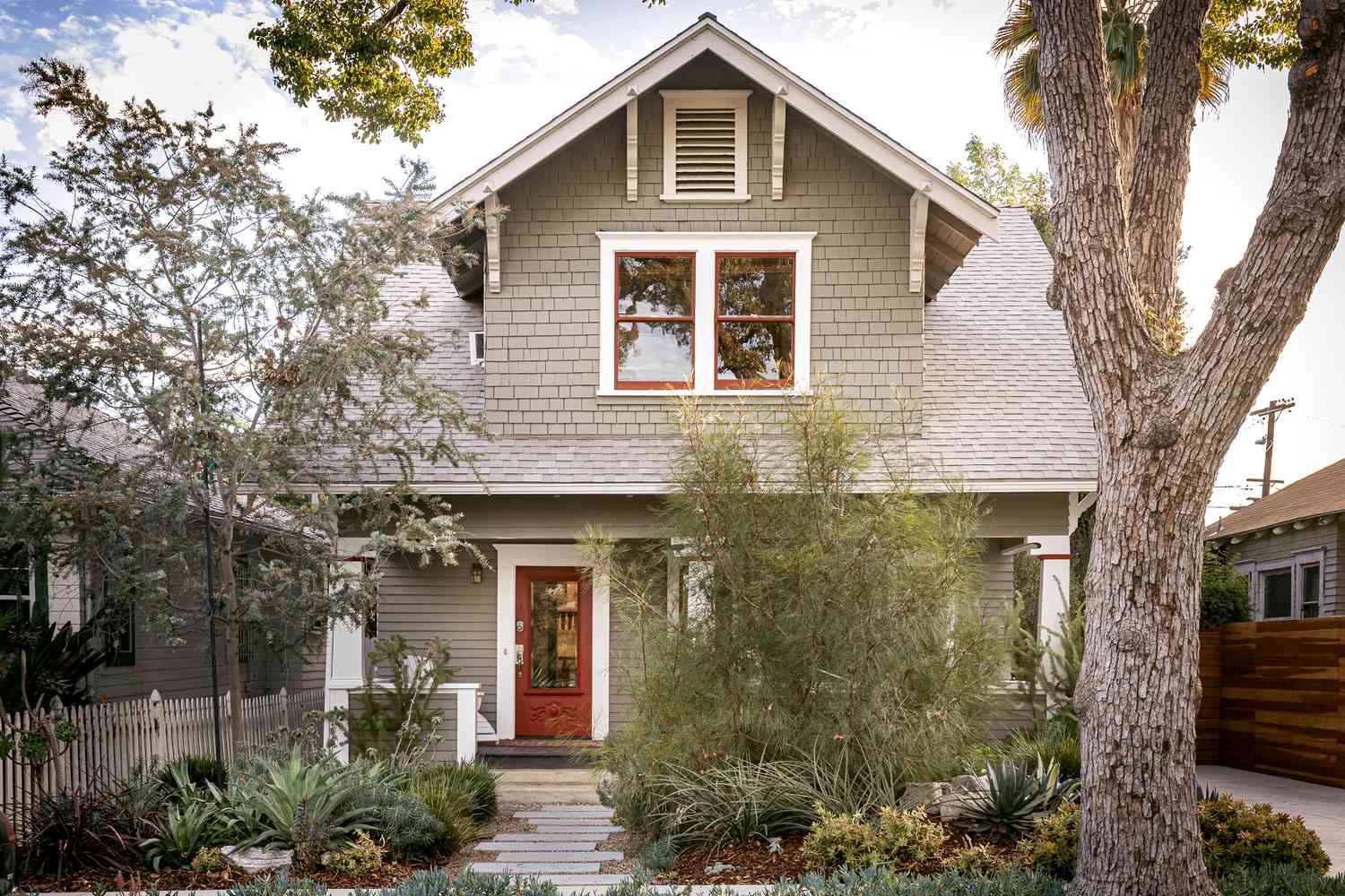 Craftsman Home Features: NYTs Simple Guide to This Classic Style