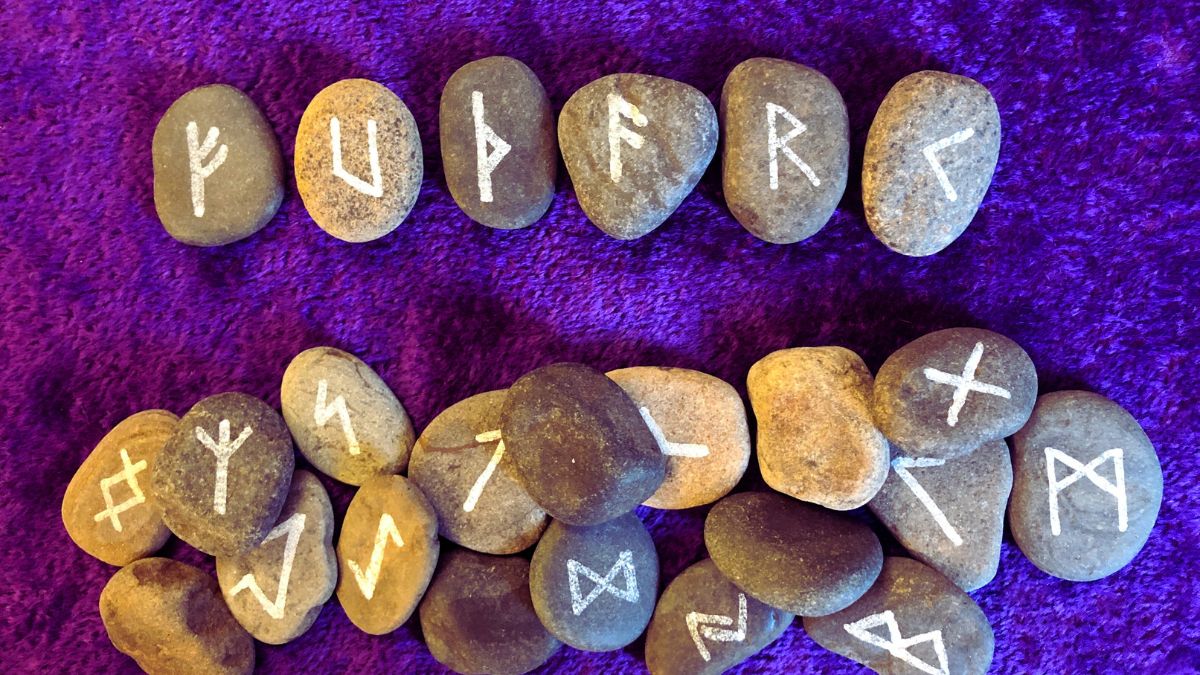 How to Work with Archangel Runes: Practical Tips (Easy Ways to Use Them for Guidance and Protection)