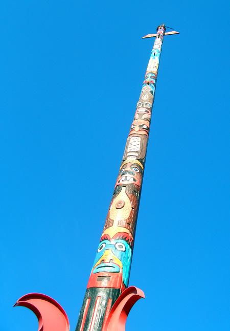 The mckinleyville totem pole: Why is it so famous? (Discover its cool history)