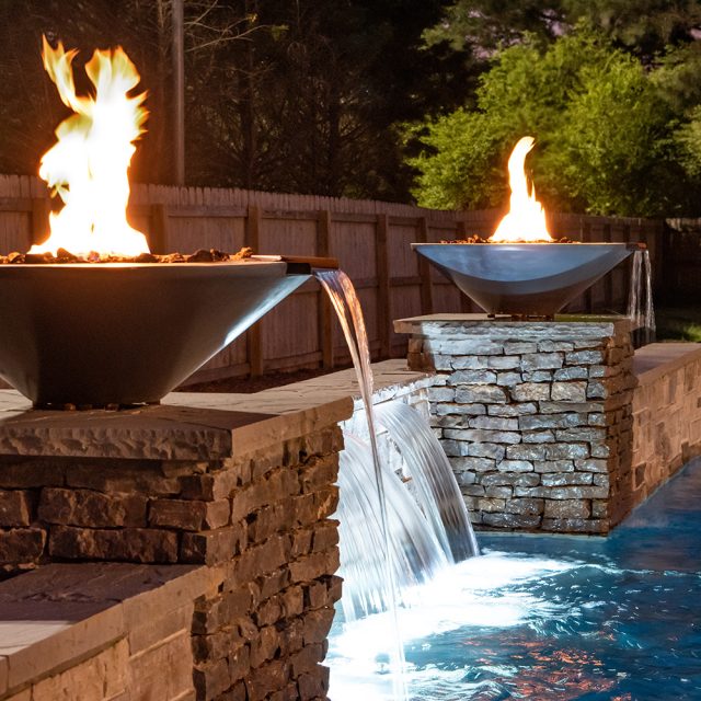 Swimming Pool Fire Features: Create an Outdoor Oasis Today!