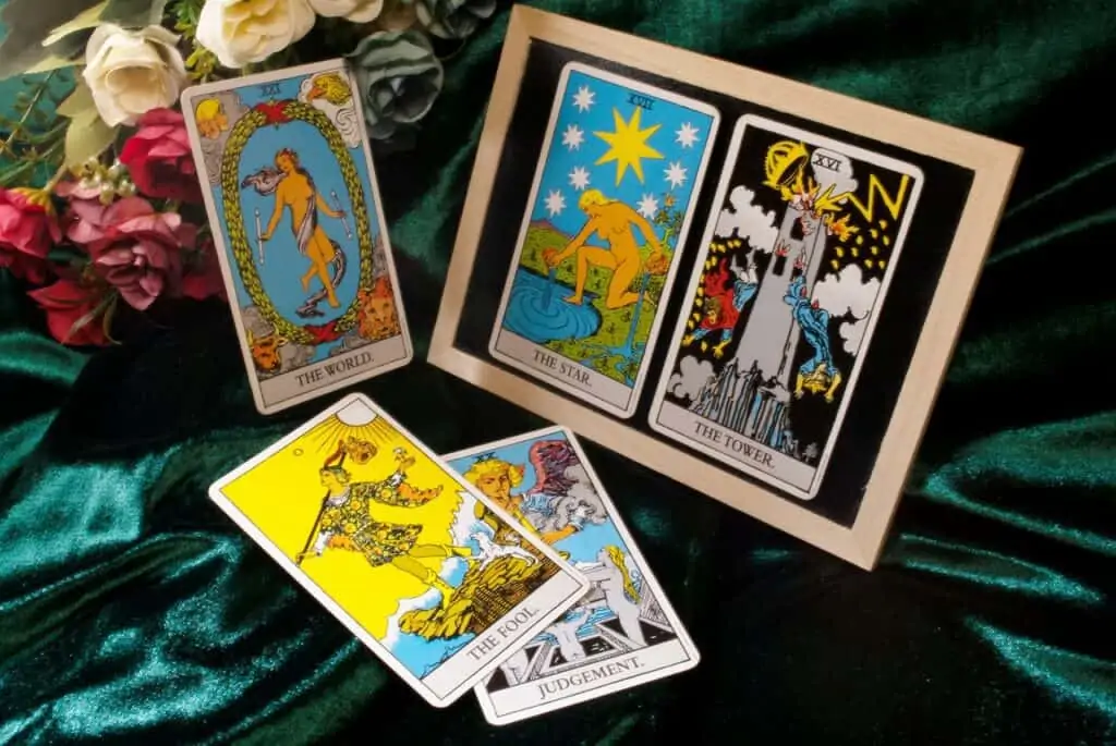 Tarot do Dia: Your Daily Tarot Reading (Get Your Free Card of the Day Revealed Now)